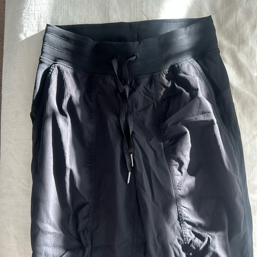 Black Lululemon joggers (brand new)